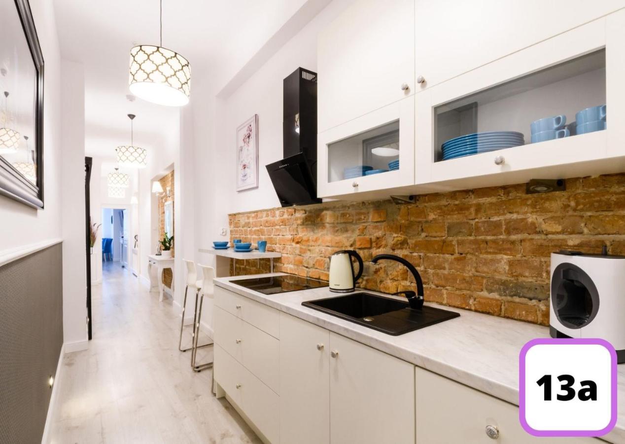 Deluxe Apartment 13A