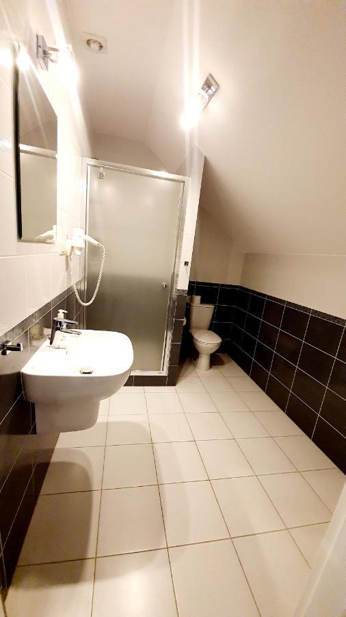 Habitación Triple con baño privado externo