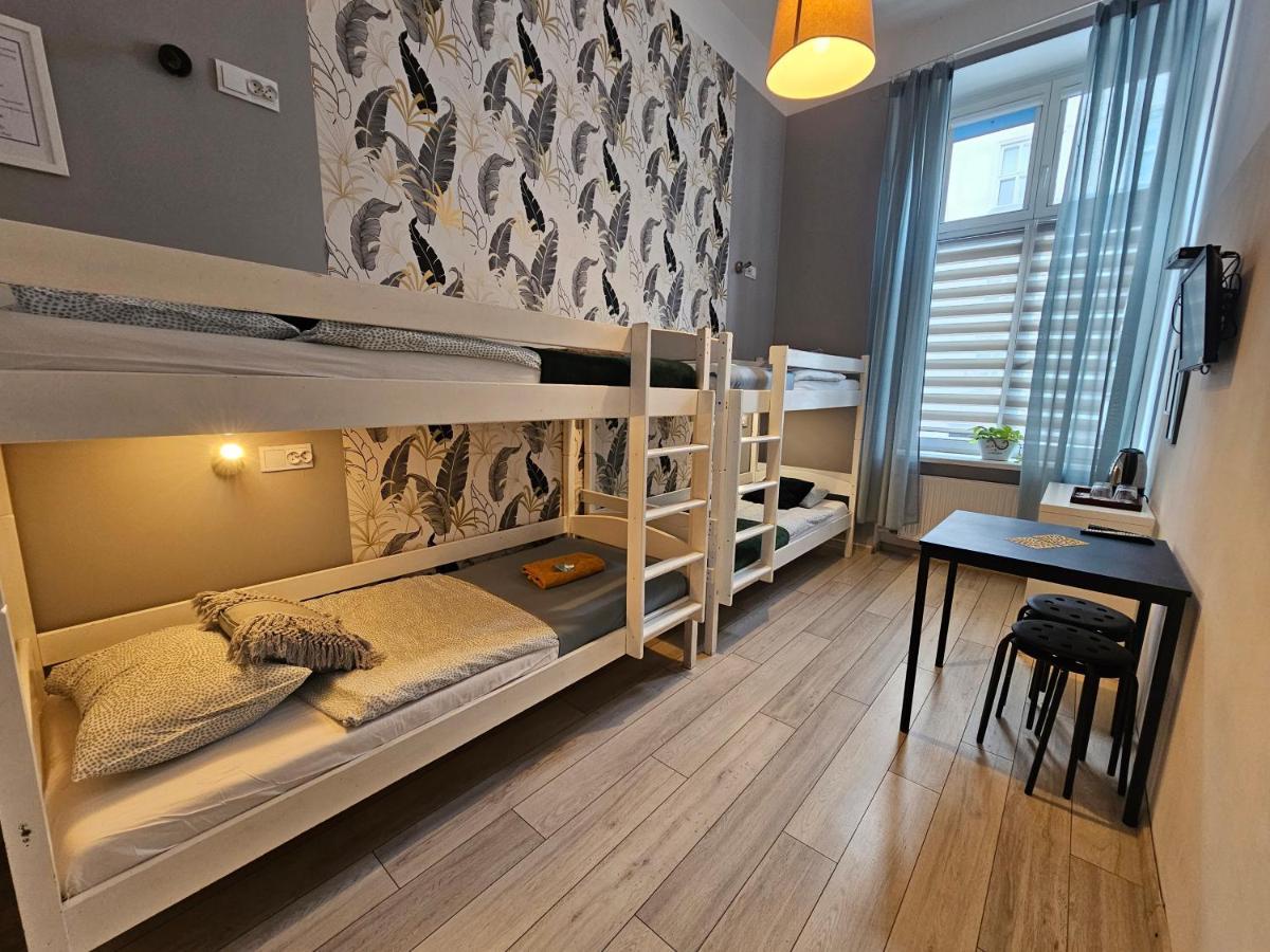 Vierpersoonskamer met Gedeelde Badkamer
