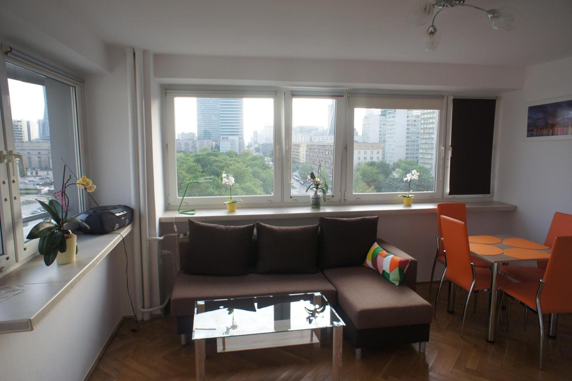 Studio Balcony,1328037662:JPEG