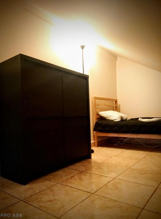 Single Room with Shared Bathroom