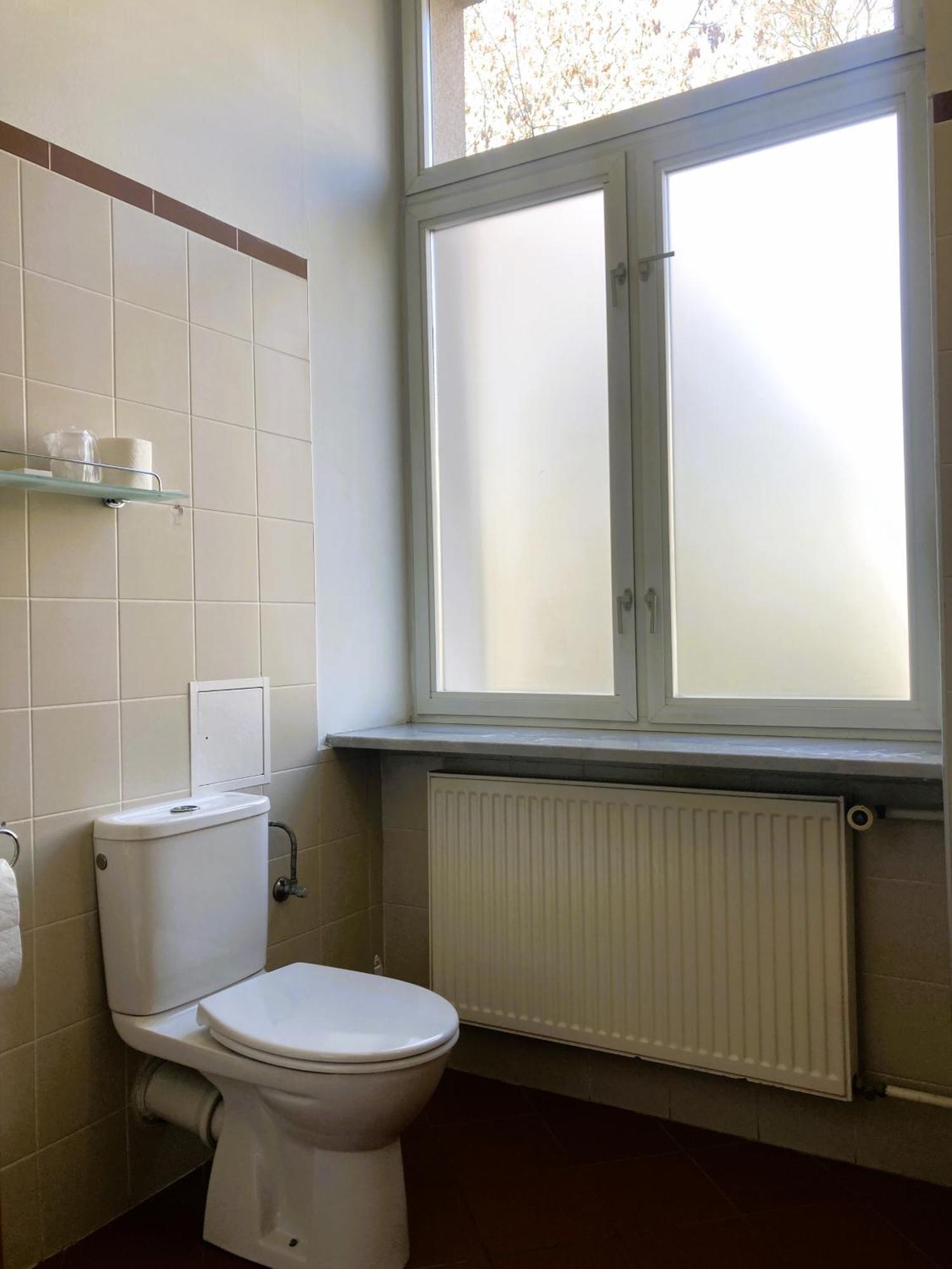 Single Room,1537977736:JPEG