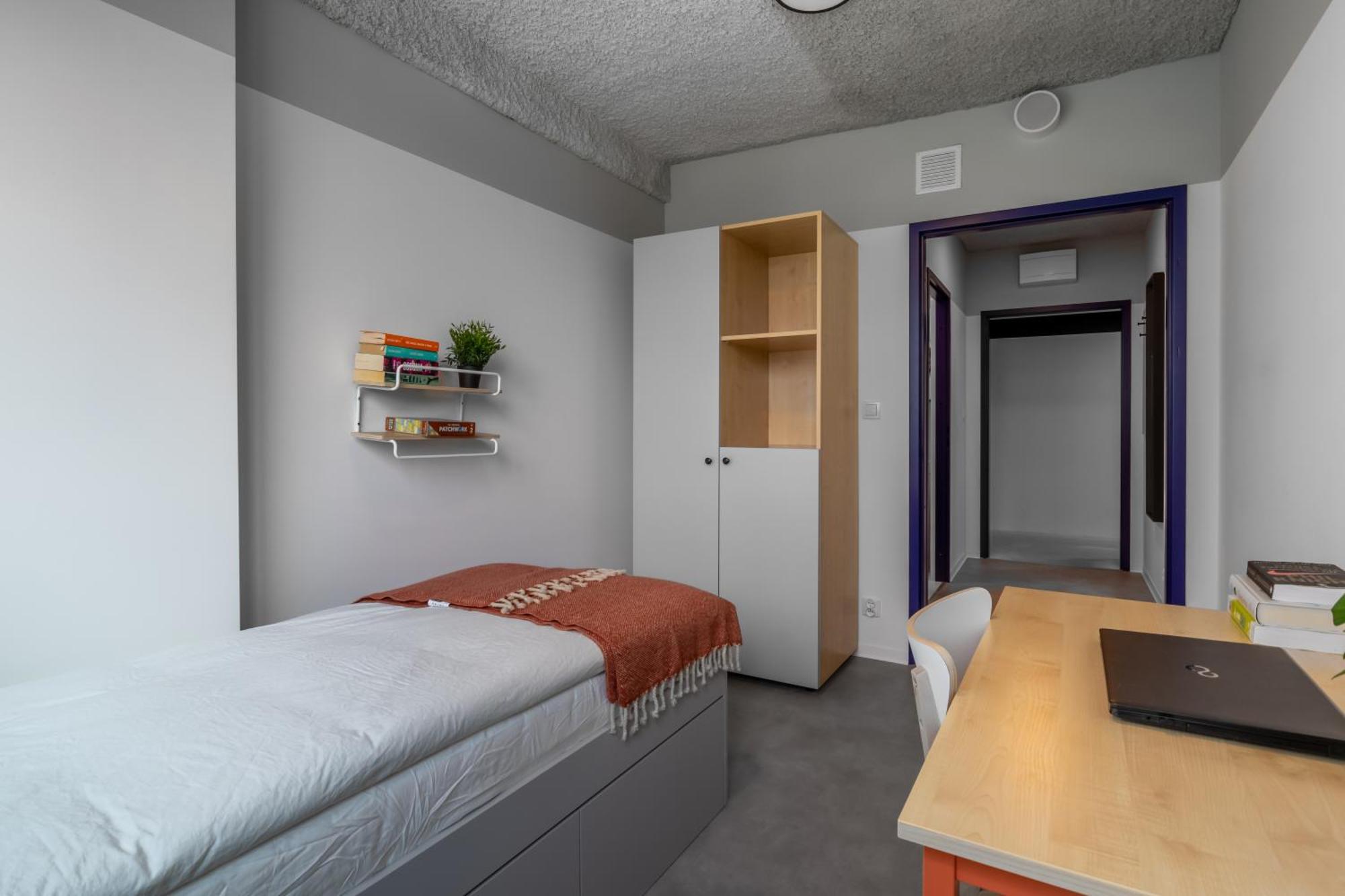 Economy Triple Room,1565109823:JPEG