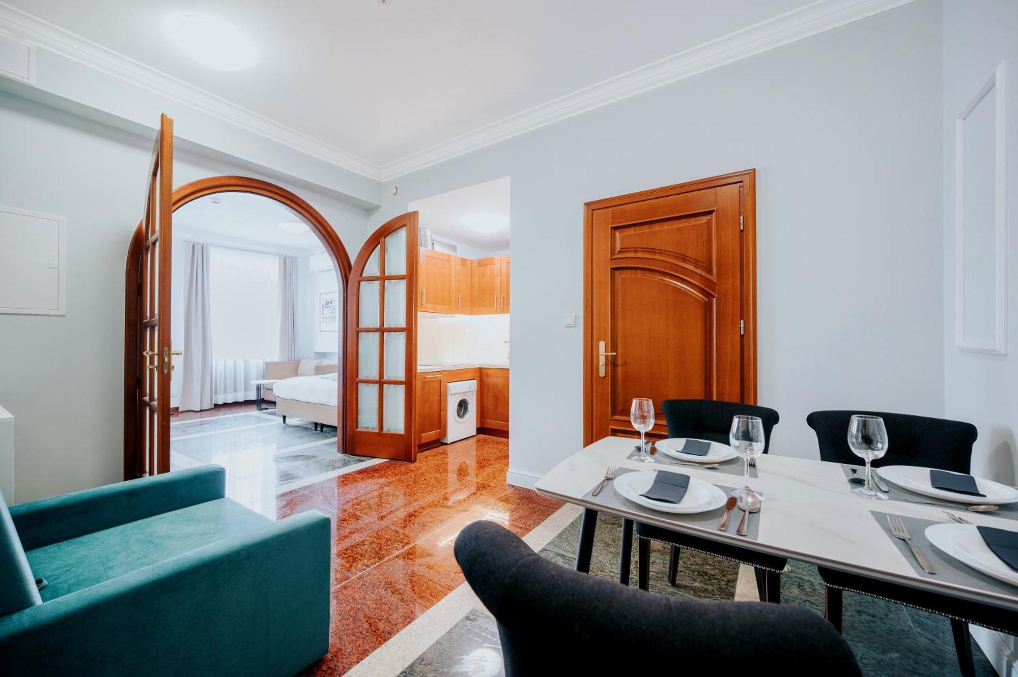 Deluxe Apartment