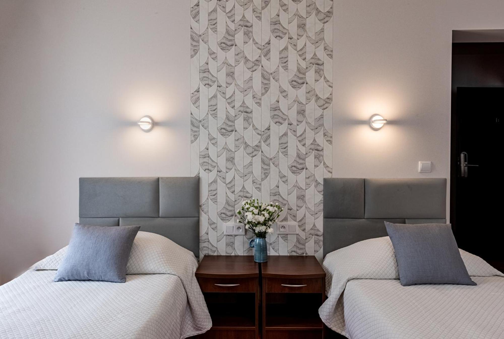 Single Room,1591497875:JPEG