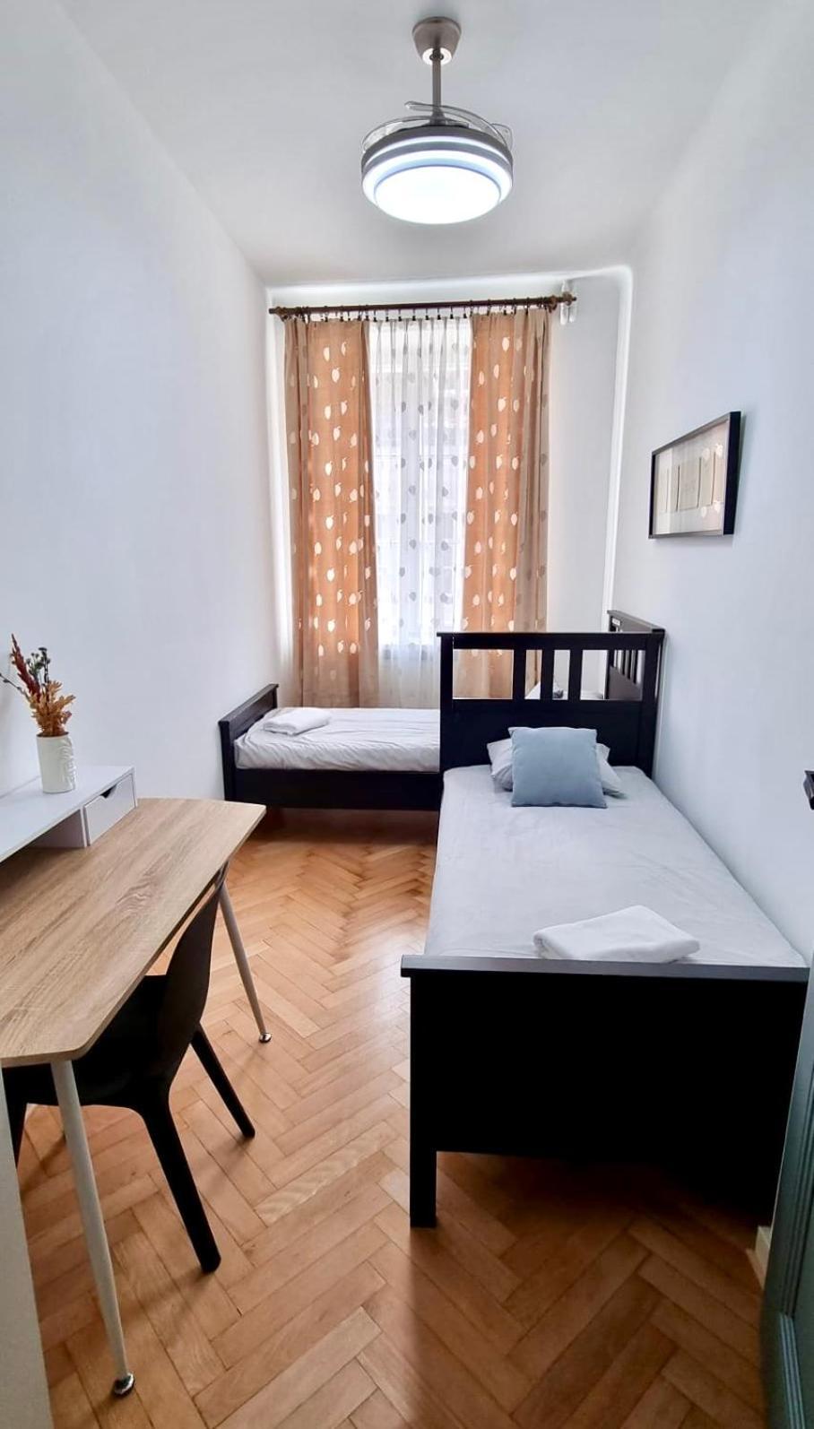 Four-Bedroom Apartment 27 or 29 Świętojańska Street,1604782052:JPEG