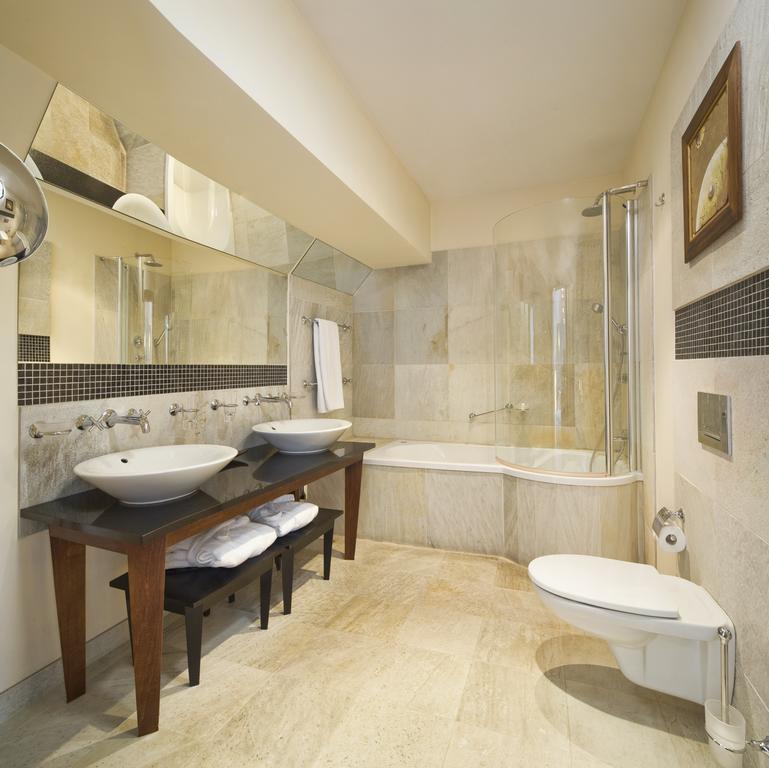 Two-Bedroom Suite,1697786372:JPEG