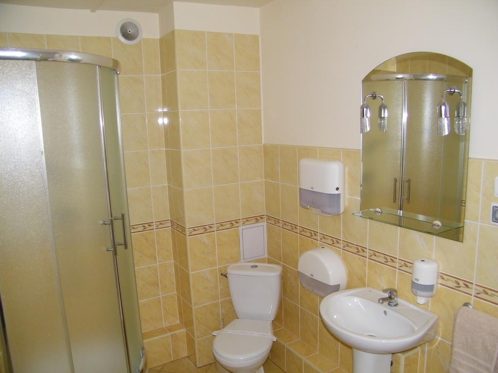 Double Room Private Bathroom