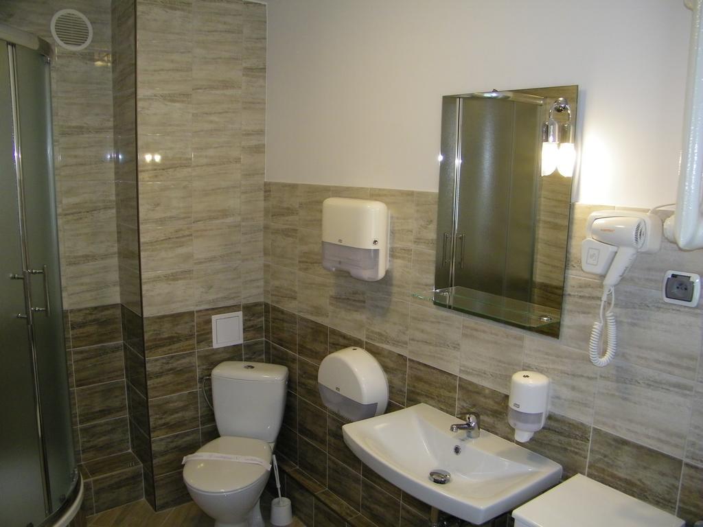 Double Room Private Bathroom
