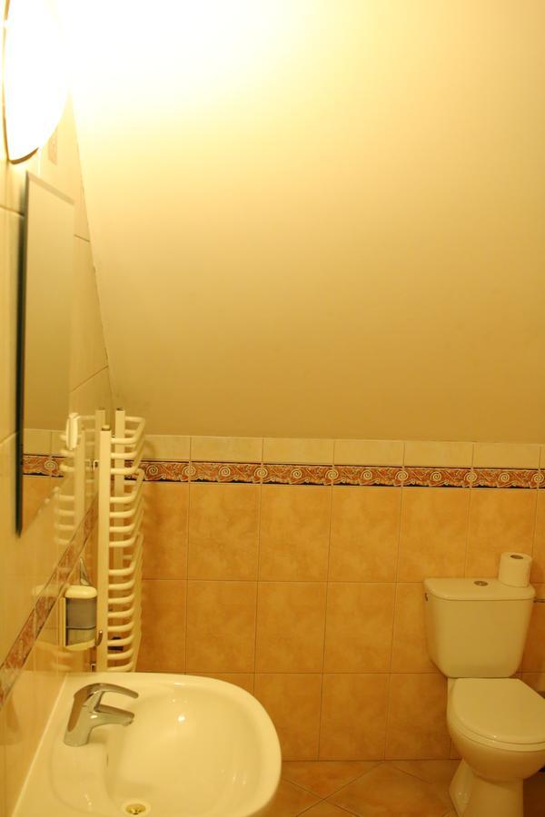 Standard Triple Room,641619882:JPEG