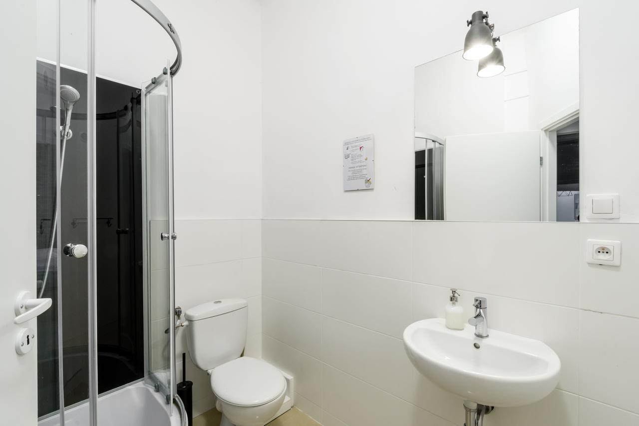 Double or Twin Room Bathroom