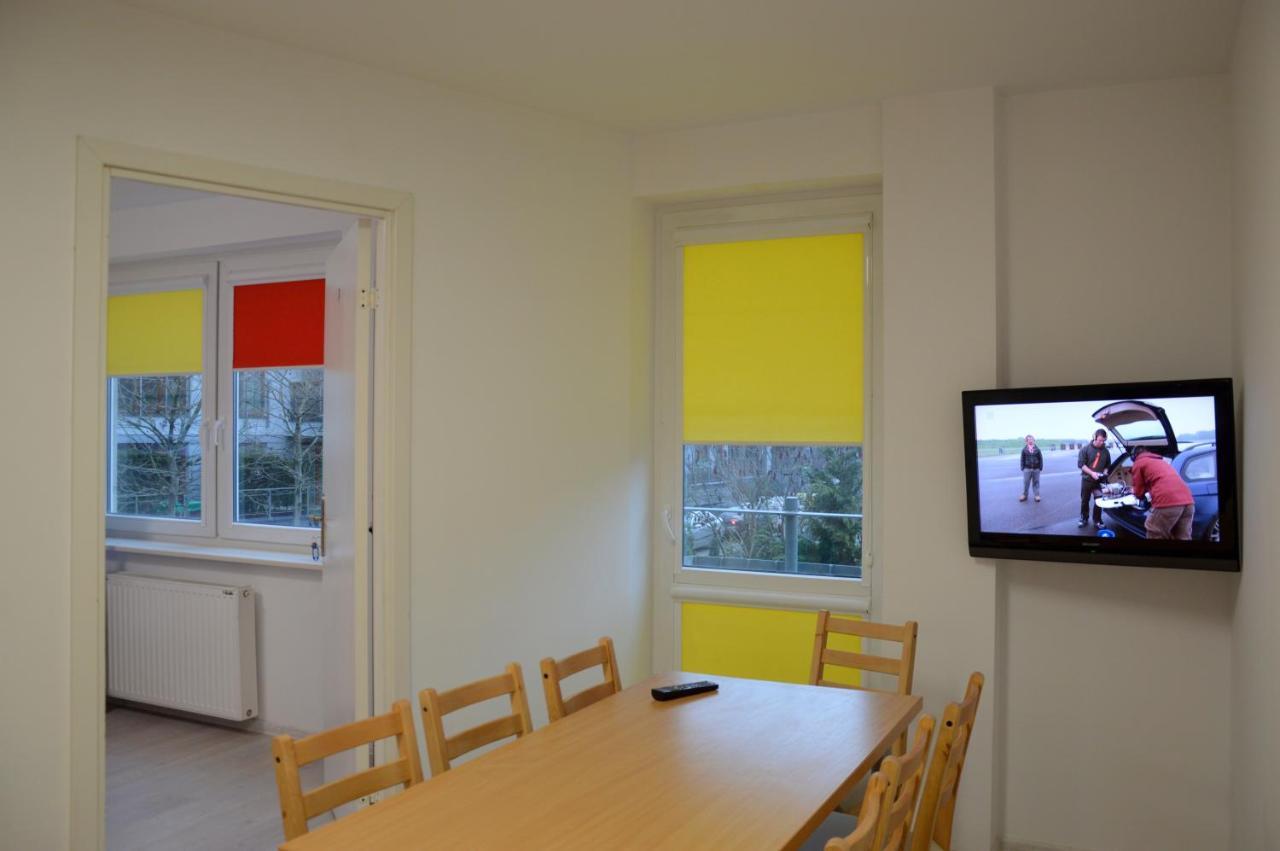 Two-Bedroom Apartment,758709955:JPEG