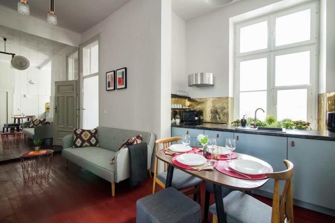 One-Bedroom Apartment,860470133:JPEG