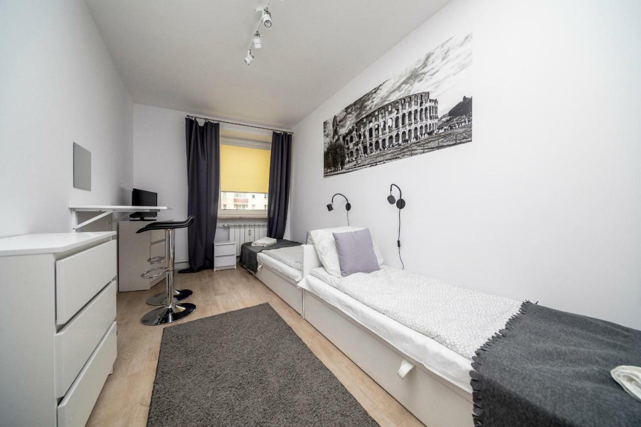 Standard Twin Room with Shared Bathroom,1581094513:JPEG