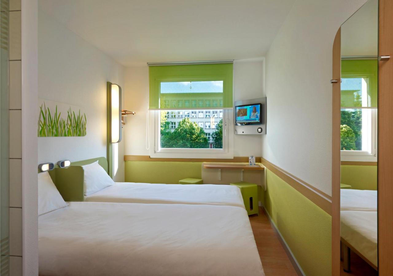 Twin Room,948478909:JPEG