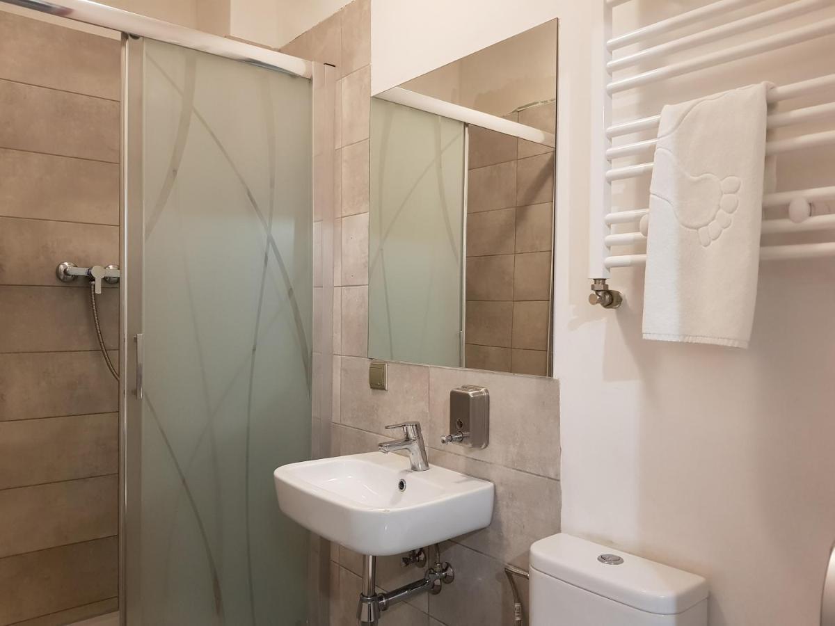 Bed in een Slaapzaal met 8 Bedden