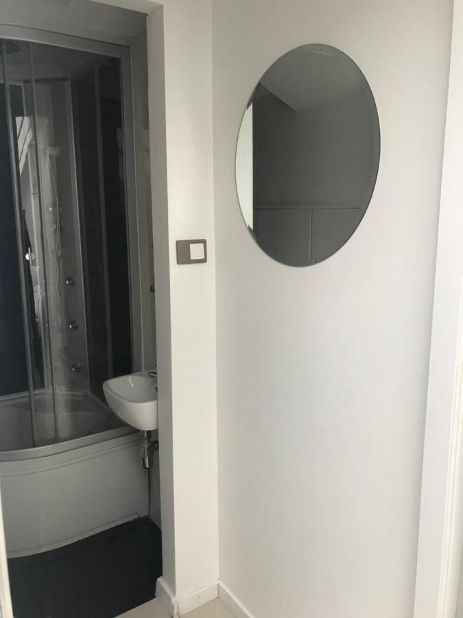 Apartment Shower