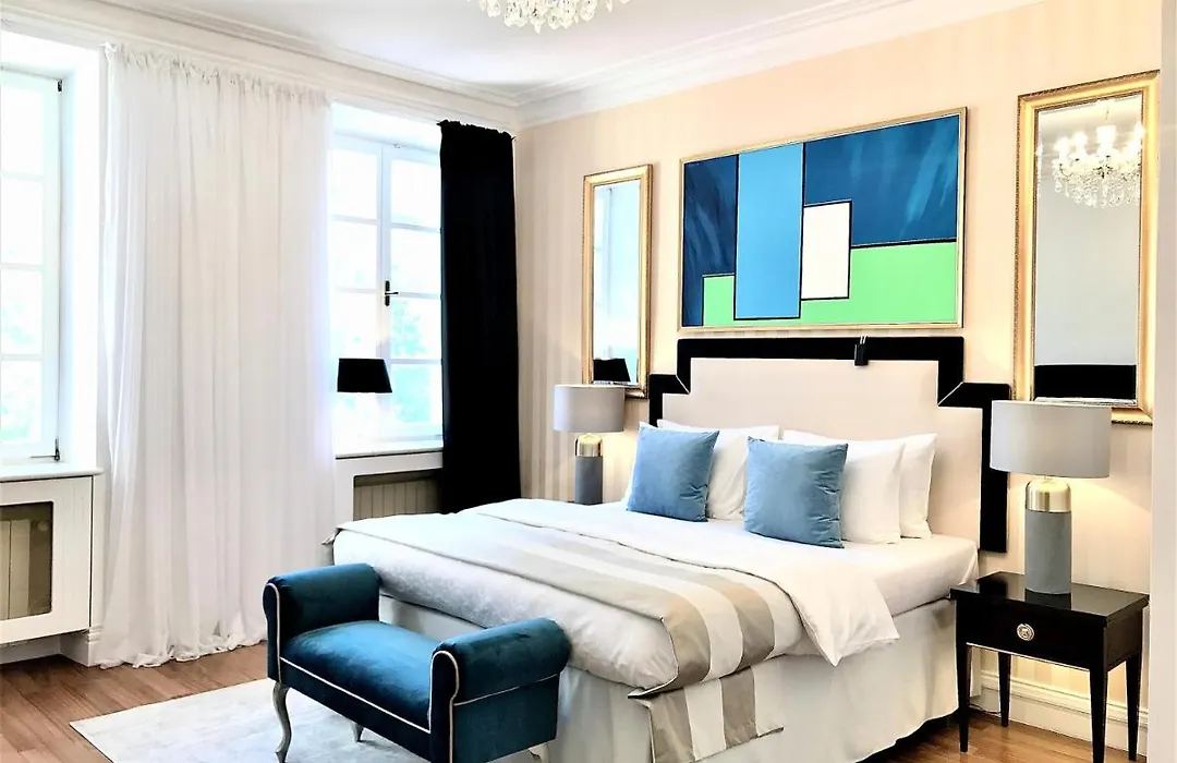 Luxury Apartments Mondrian Market Square II-1