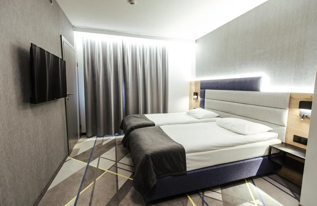 Air Hotel-1