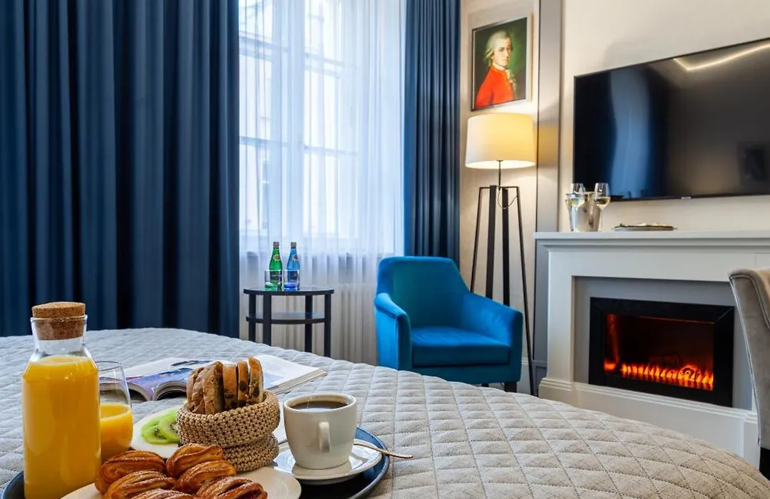 Hotel Teatro Boutique Old Town - Destigo Hotels-1