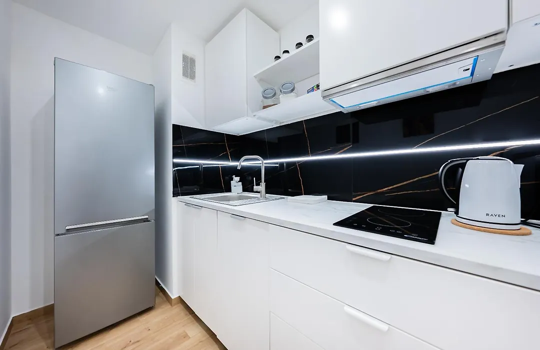 Unitapartament: Central Warsaw Metro Apartment-1