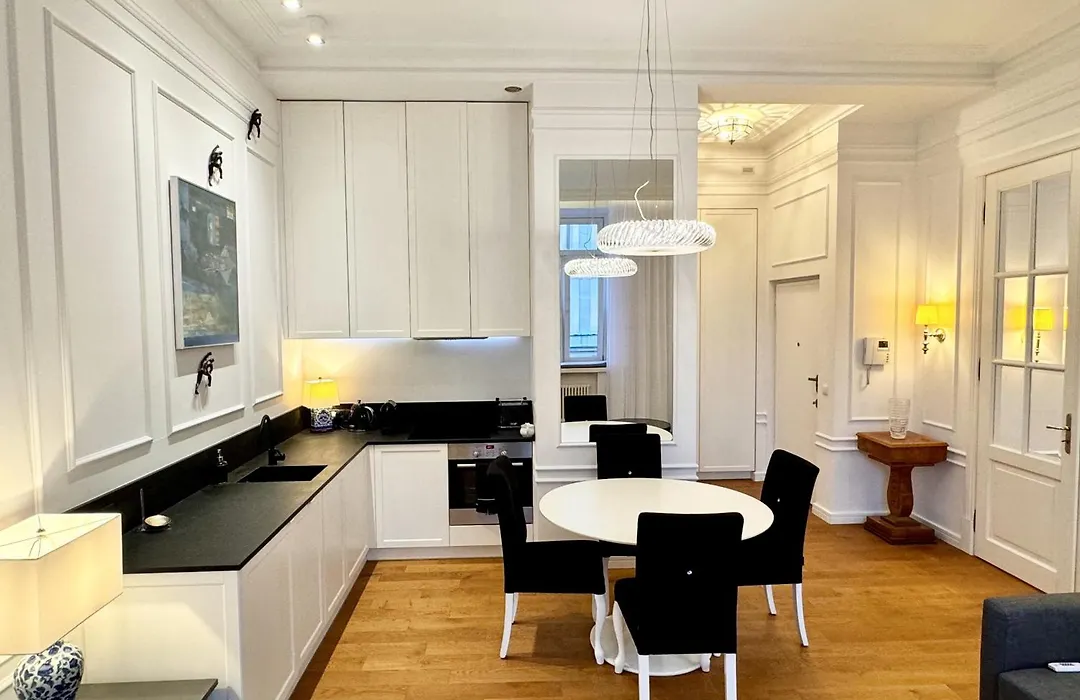 Luxury Apartments Mondrian Market Square III-1