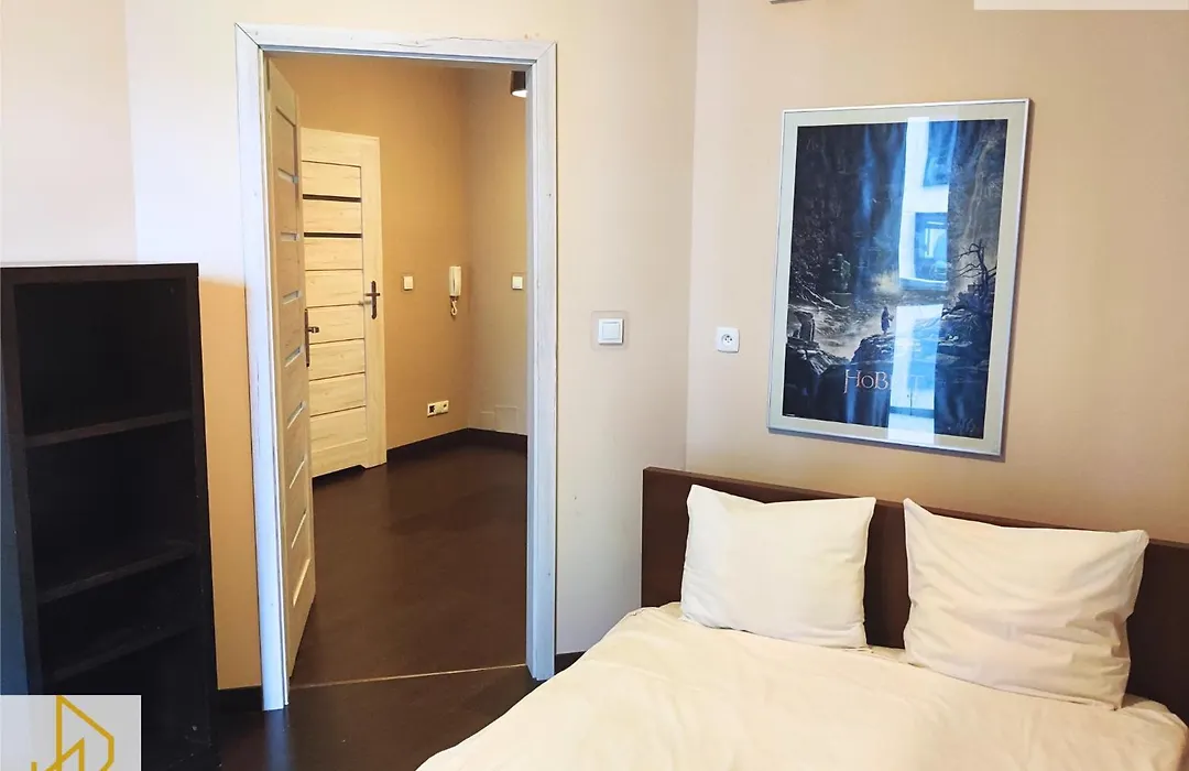 Senator Warsaw Apartments-1