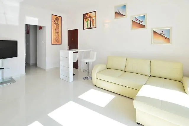 Center Warsaw- Apartamenty Smolna-1