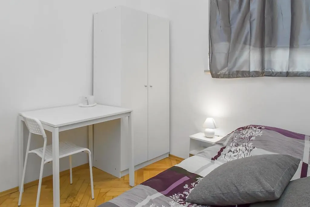 Metro Centrum Guest Rooms-1