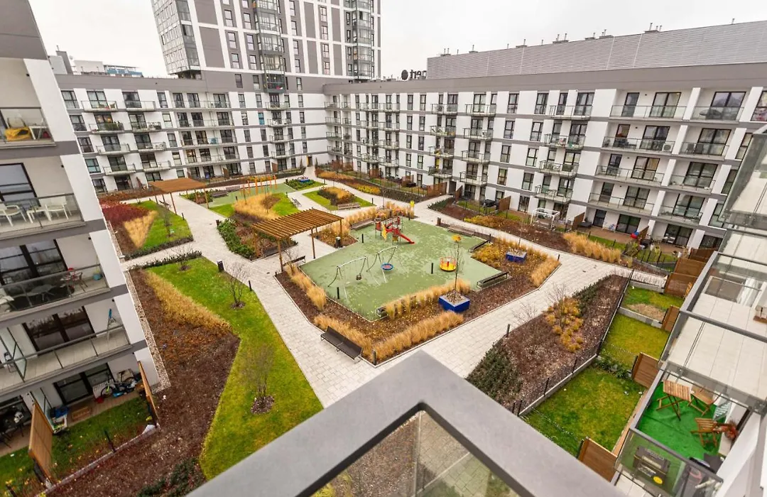 Galeria Rondo Wiatraczna Apartments-1