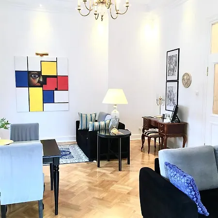 Luxury Apartments Mondrian Market Square II-3