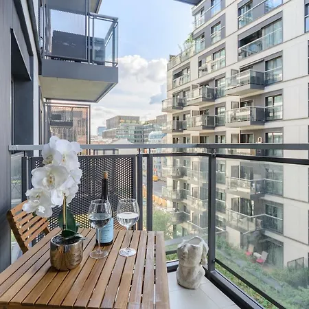 Luxury Apartment On Grzybowska Street-3