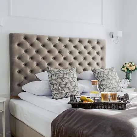 Warsaw Seasons By Alluxe Boutique Apartments-3