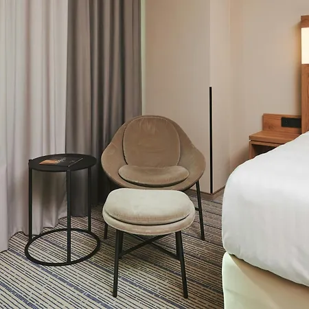 Courtyard By Marriott Warsaw Airport-2