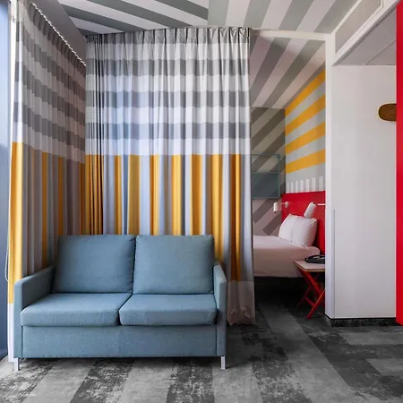 Ibis Styles Warszawa Centrum-2